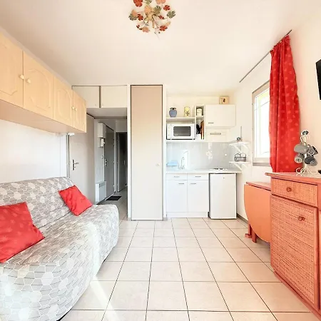 Appartement Le Canoubier, Plage, Port, Commerces à Pied *